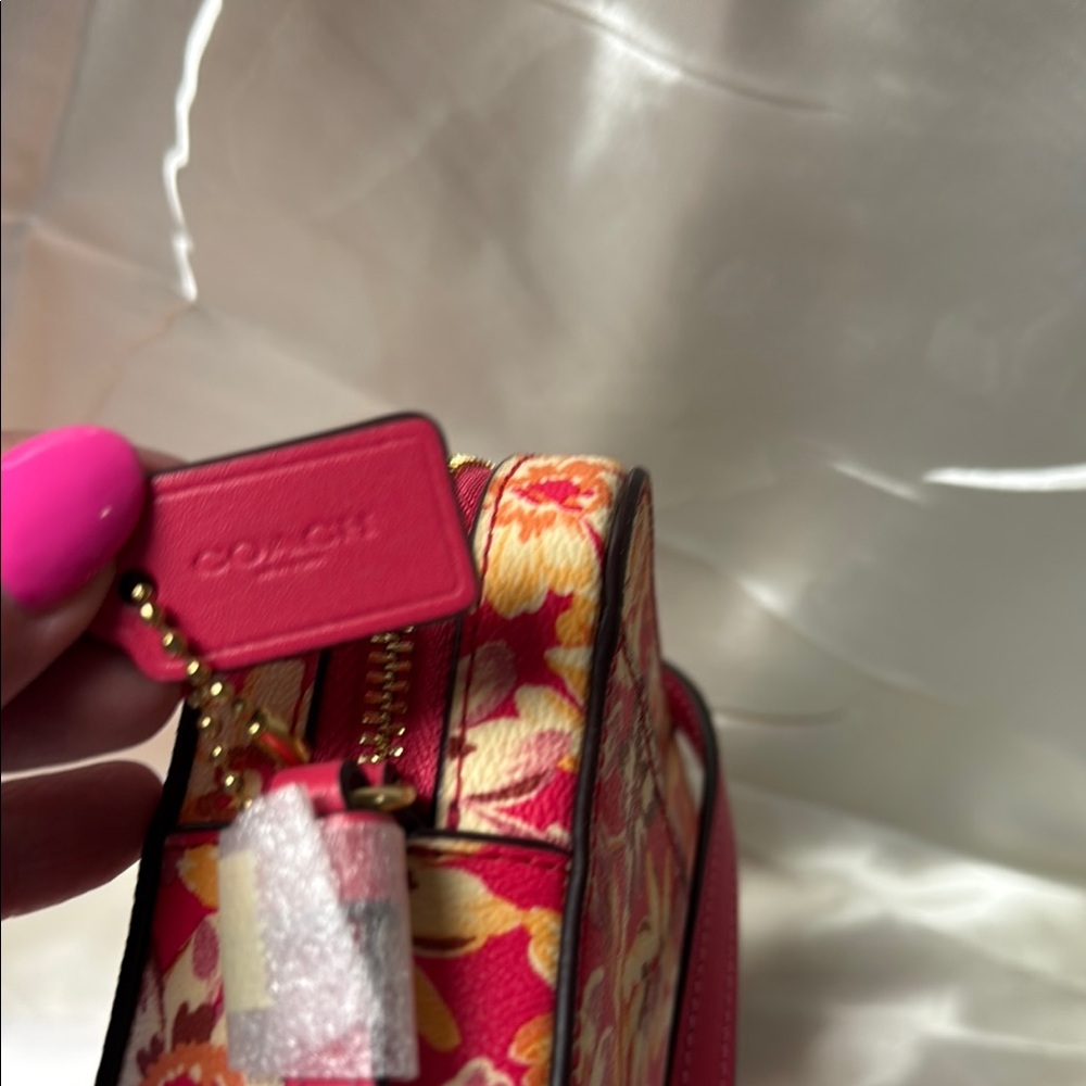 🧡Coach NEW Summer Red Floral Print‎ Camera Crossbody Bag🧡 - Picture 5 of 6
